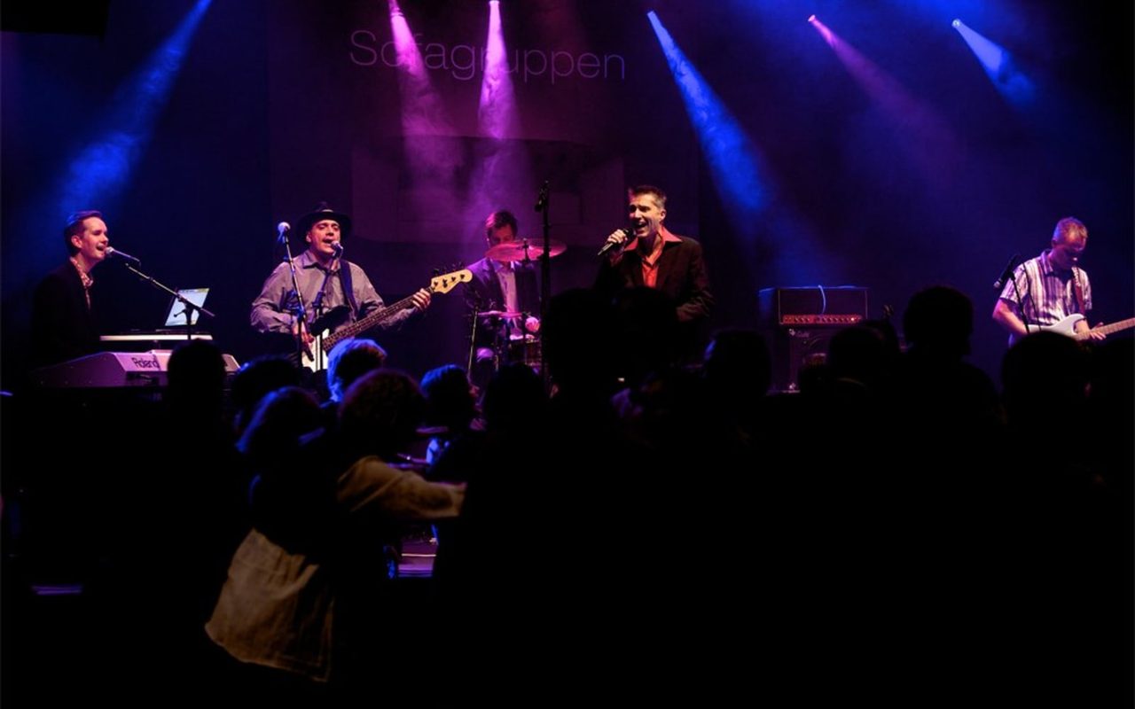Sofagruppen set fra dansegulvet
